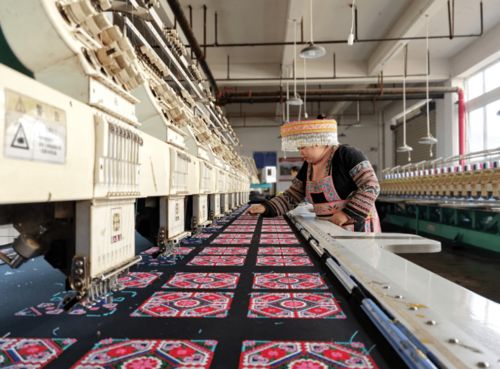 綏陽苗族藥枕借力互聯(lián)網(wǎng)，線上銷售旺帶動(dòng)智慧健康新業(yè)態(tài)